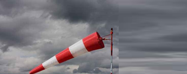 Vientos en Canarias obligan a declarar alerta roja