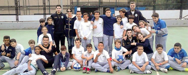 Uruguay Tenerife entrena junto a los alumnos del Colegio Echeyde