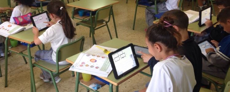 Tablet como recurso educativo de los colegios privados concertados Echeyde