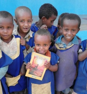 Llega el Libro Solidario de Poemas a Etiopía